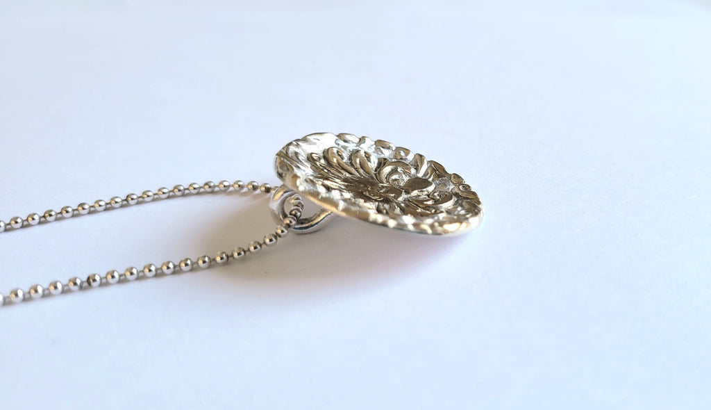 Feinsilber-Medaillon vergoldet | Blumenmuster | Ø 2,55cm Unikat