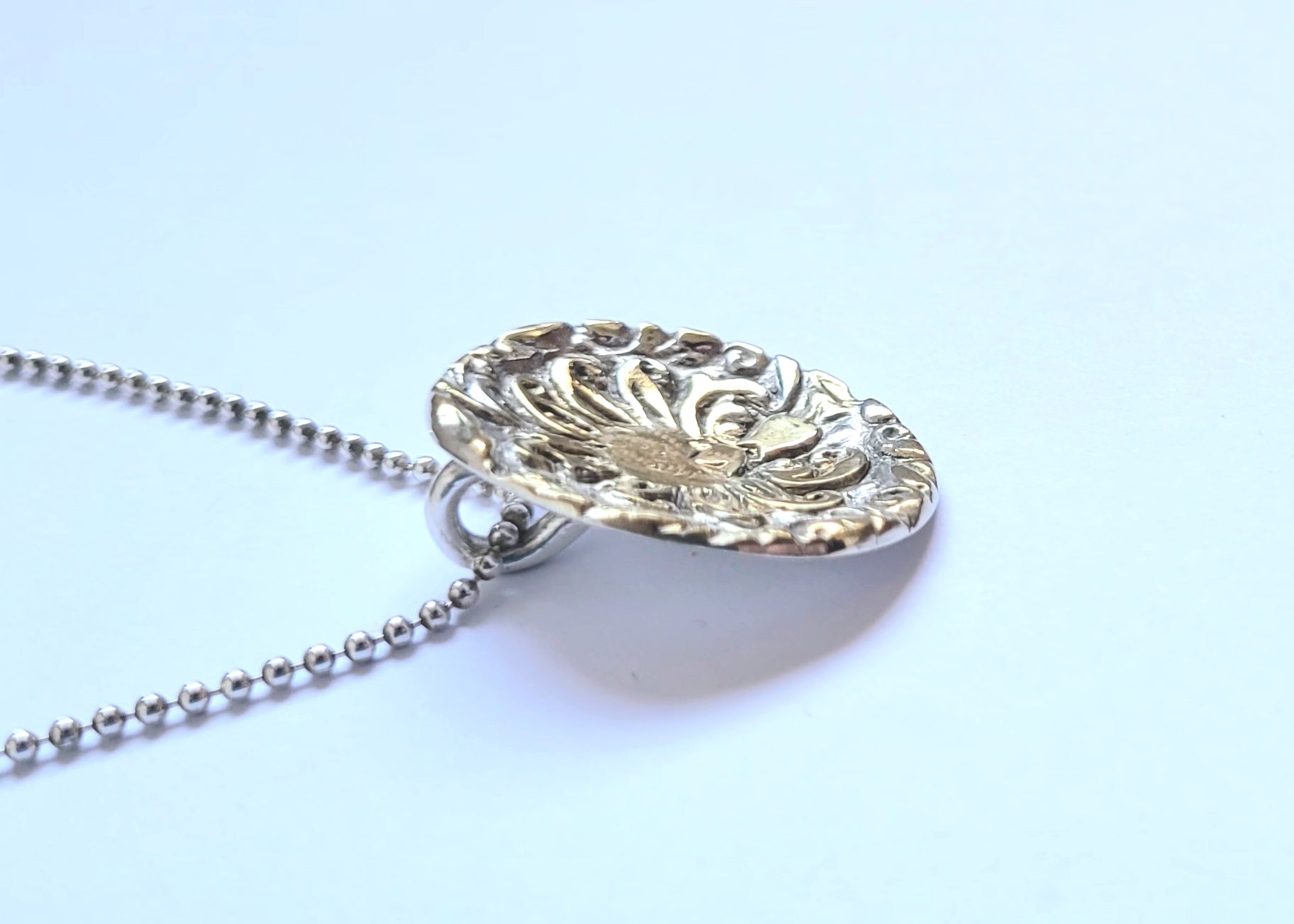 Feinsilber-Medaillon vergoldet | Blumenmuster | Ø 2,55cm Unikat