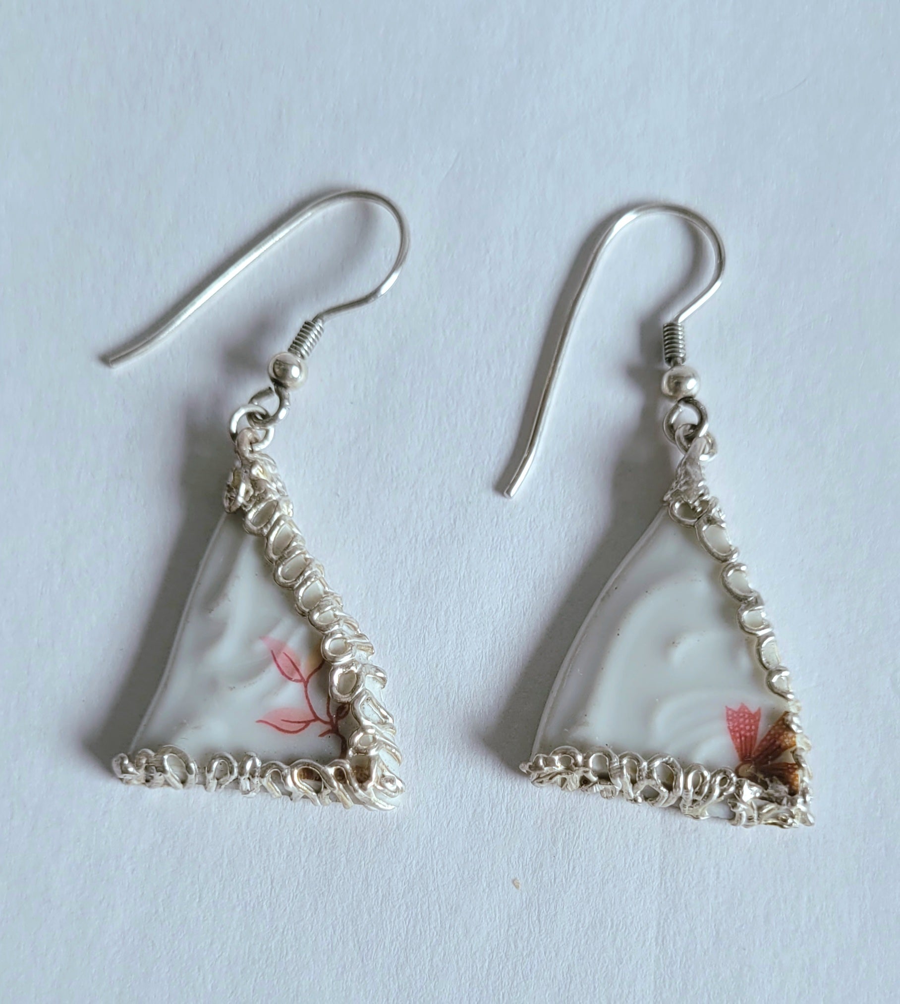 Porzellan-Ohrhänger weiß | Blumenmuster | Silberfassung Einzelstück