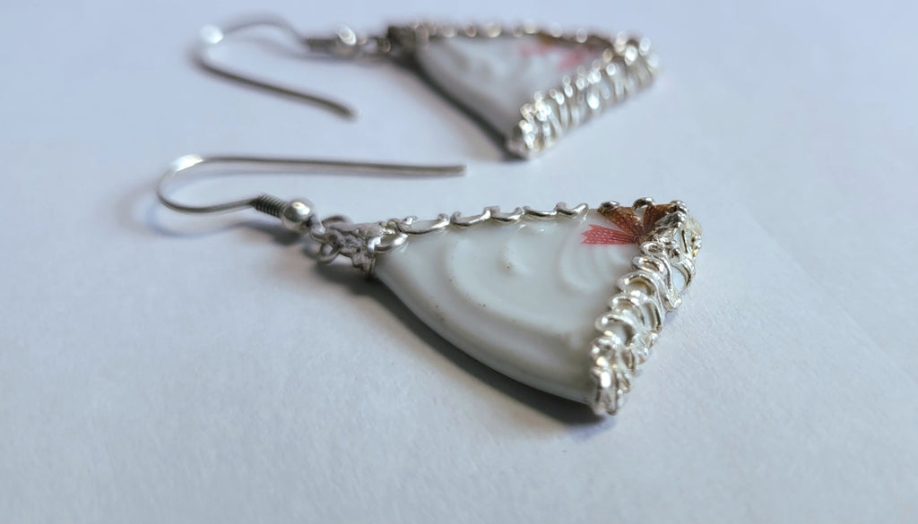 Porzellan-Ohrhänger weiß | Blumenmuster | Silberfassung Einzelstück