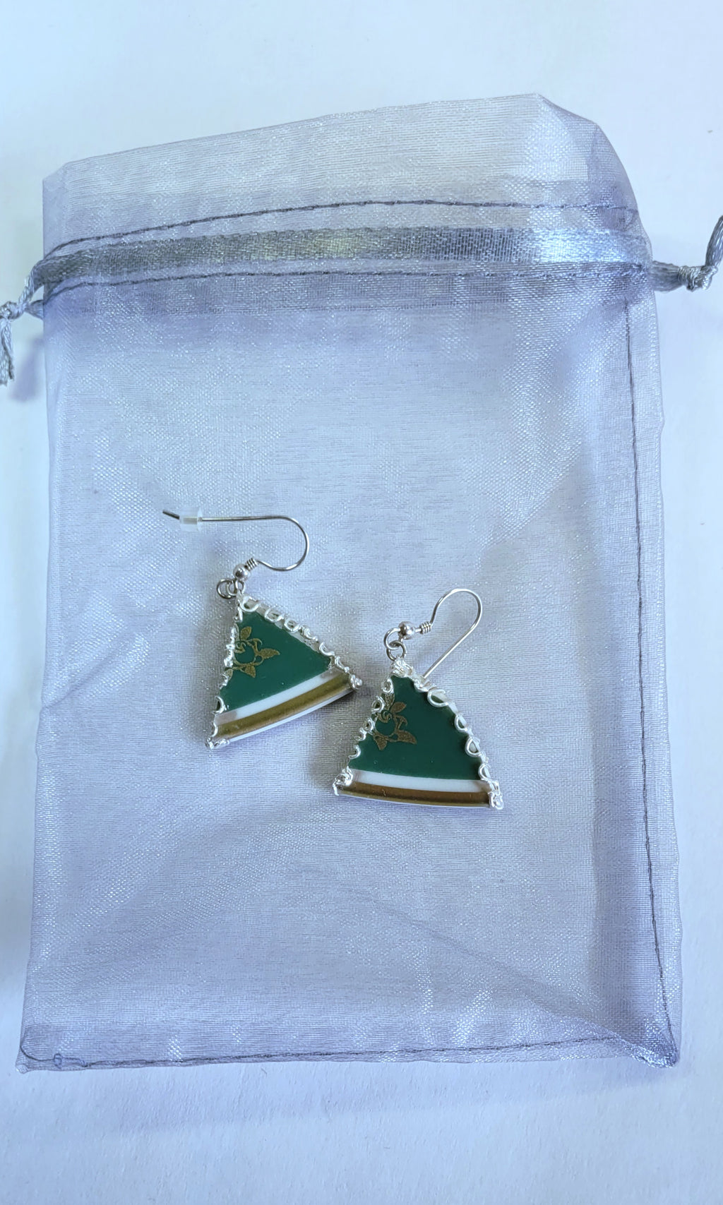 Porzellan-Ohrhänger grün-gold | Blumenmuster | Silberfassung Unikat