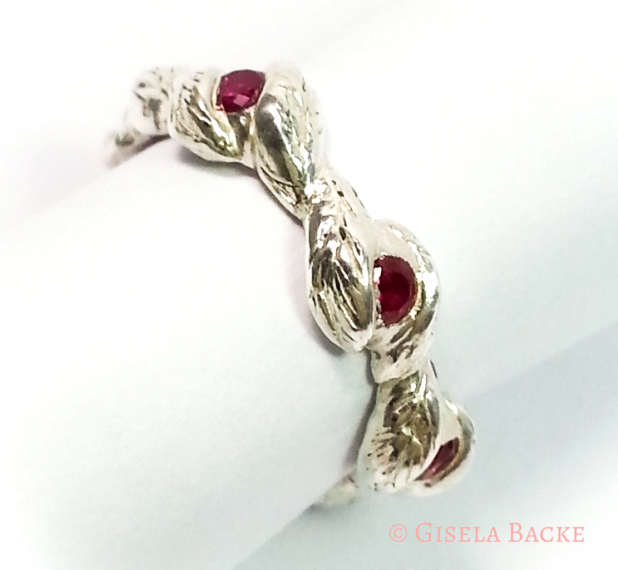 Silberring mit Rosenblättern | 6 rote Zirkonia | Größe 16,5 Unikat