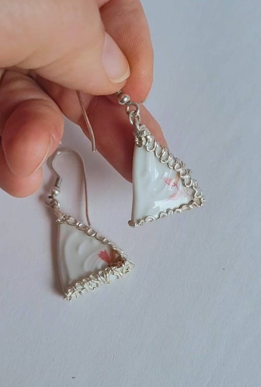 Porzellan-Ohrhänger weiß | Blumenmuster | Silberfassung Einzelstück